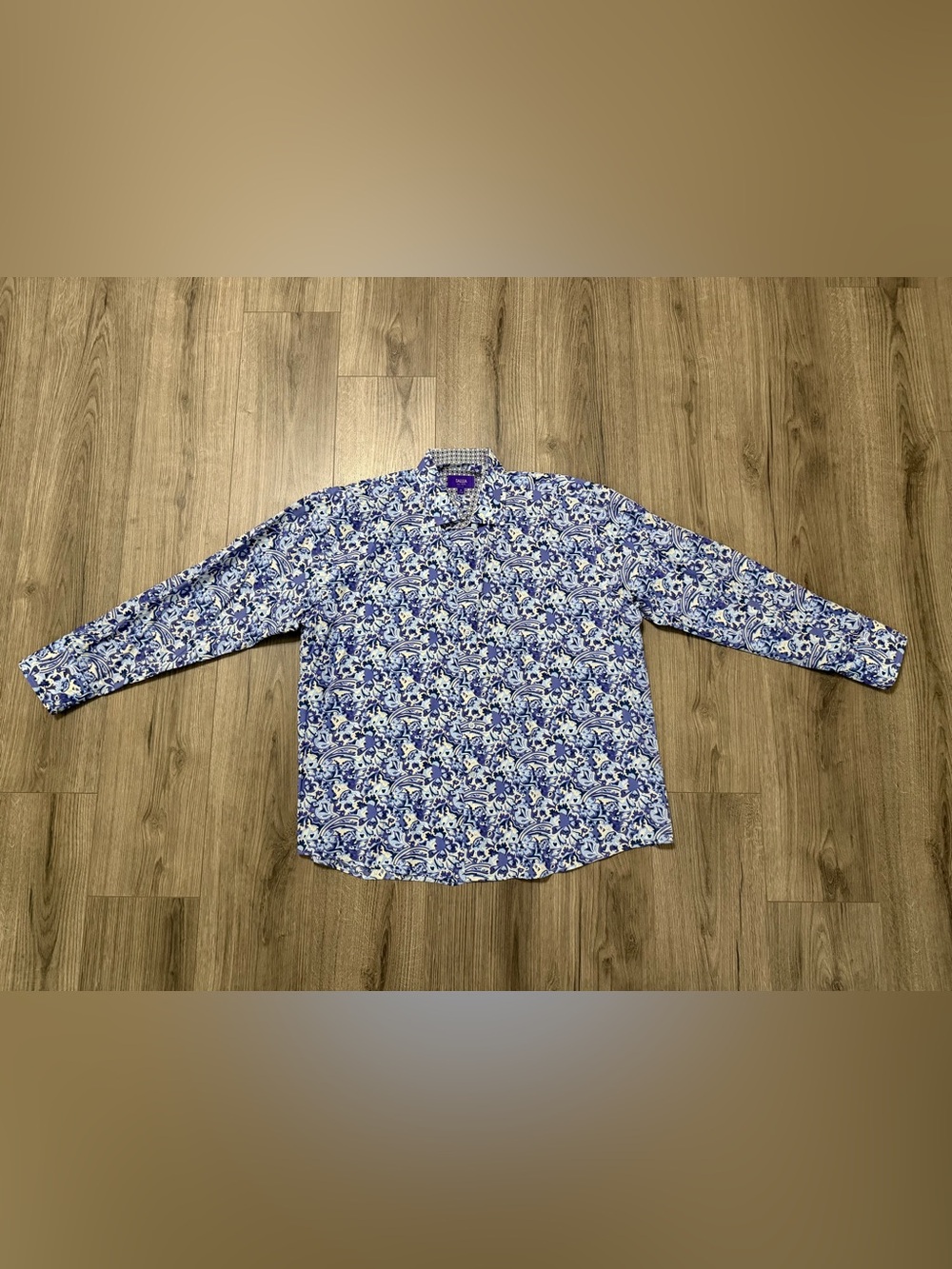 TALLIA Blue and White Floral Print Button-Down Shirt